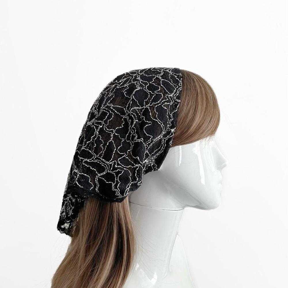 Elegant Black Lace Headscarf